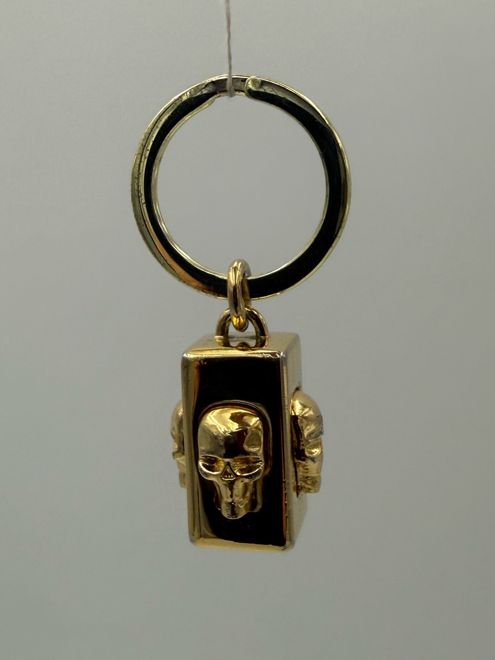 💀McQUEEN London • Unisex Gold Skull Key Ring Bag Charm - Picture 8 of 12